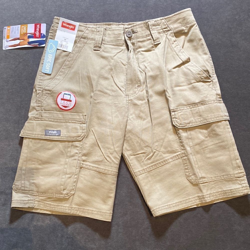 Wrangler Cargo Shorts Relaxed Fit Size 30 NWT